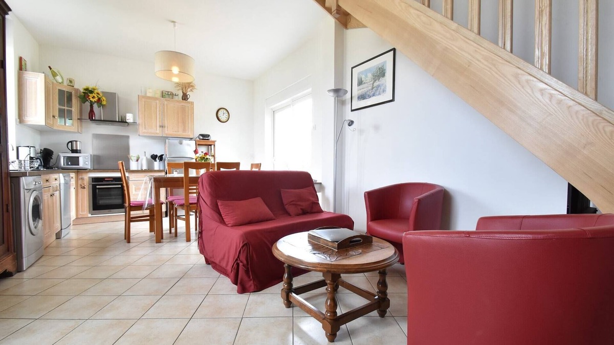 Crux-la-Ville House | Holiday Home in Crux-la-Ville near Lake