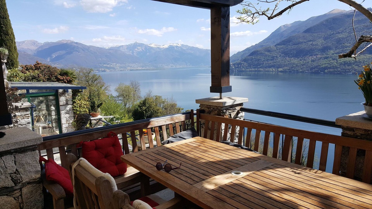 Nizzolino House | Holiday home in Cannobio, overlooking the "Lago Maggiore" annex garden and swimming pool