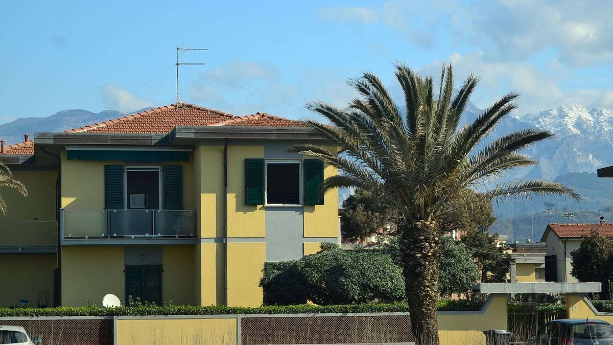 Marina di Carrara House | Holiday Home in Carrara by the Sea