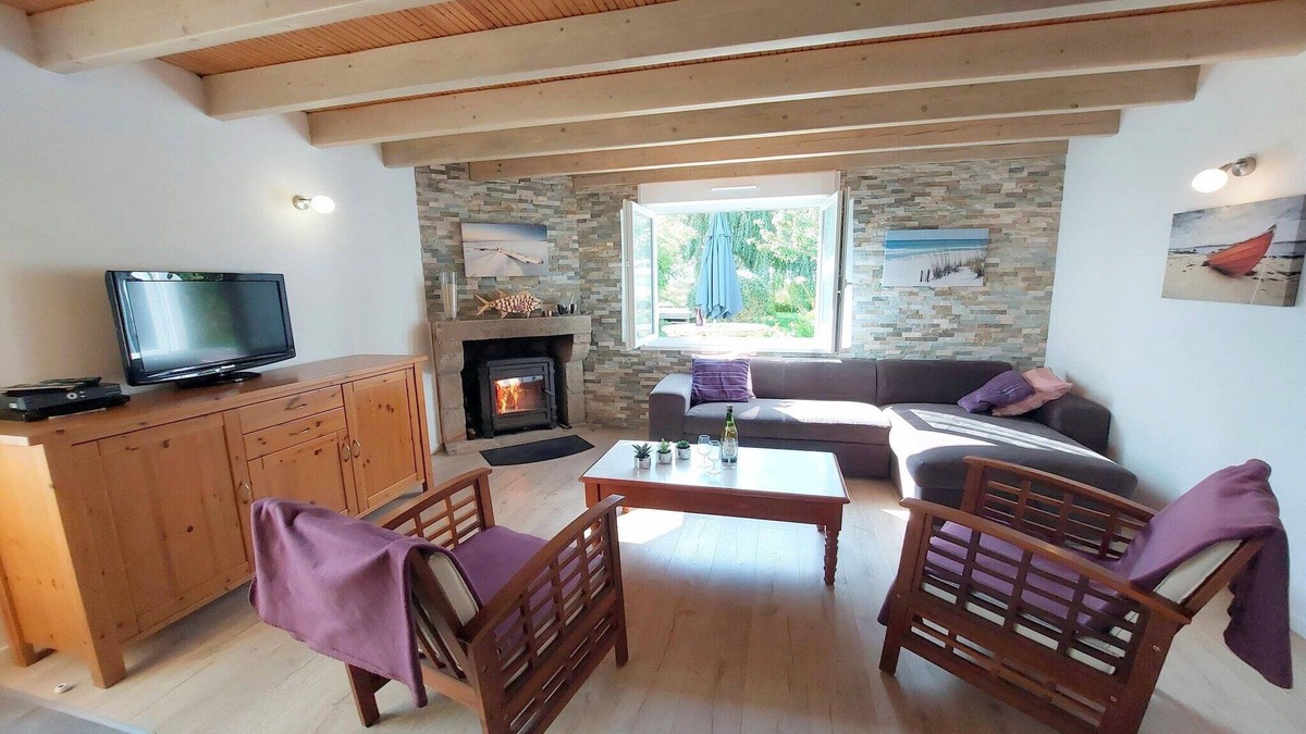 Cleder House | Holiday Home in Cléder near Amiets Beach
