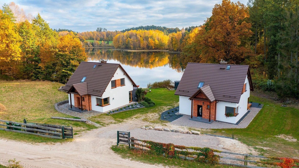 Bytow House | holiday home in Dabie, directly at the lake