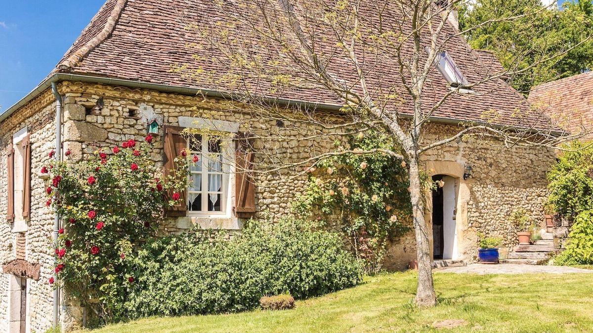 Thenon House | Holiday Home in Dordogne with Private Pool