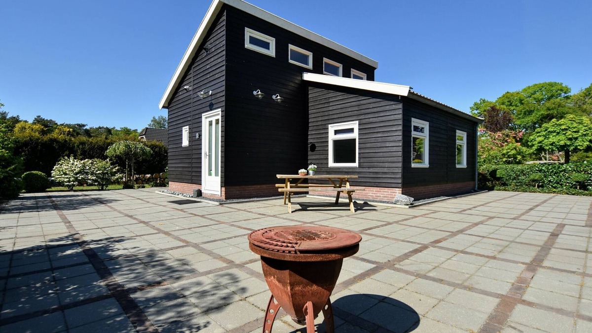 Eerbeek House | Holiday Home in Eerbeek near Veluwe