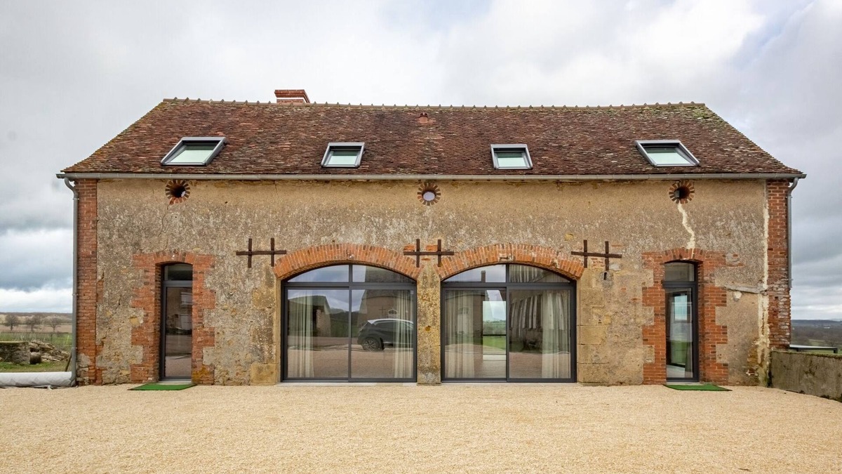 Cercy-la-Tour House | Holiday Home in Cercy-la-Tour with Terrace
