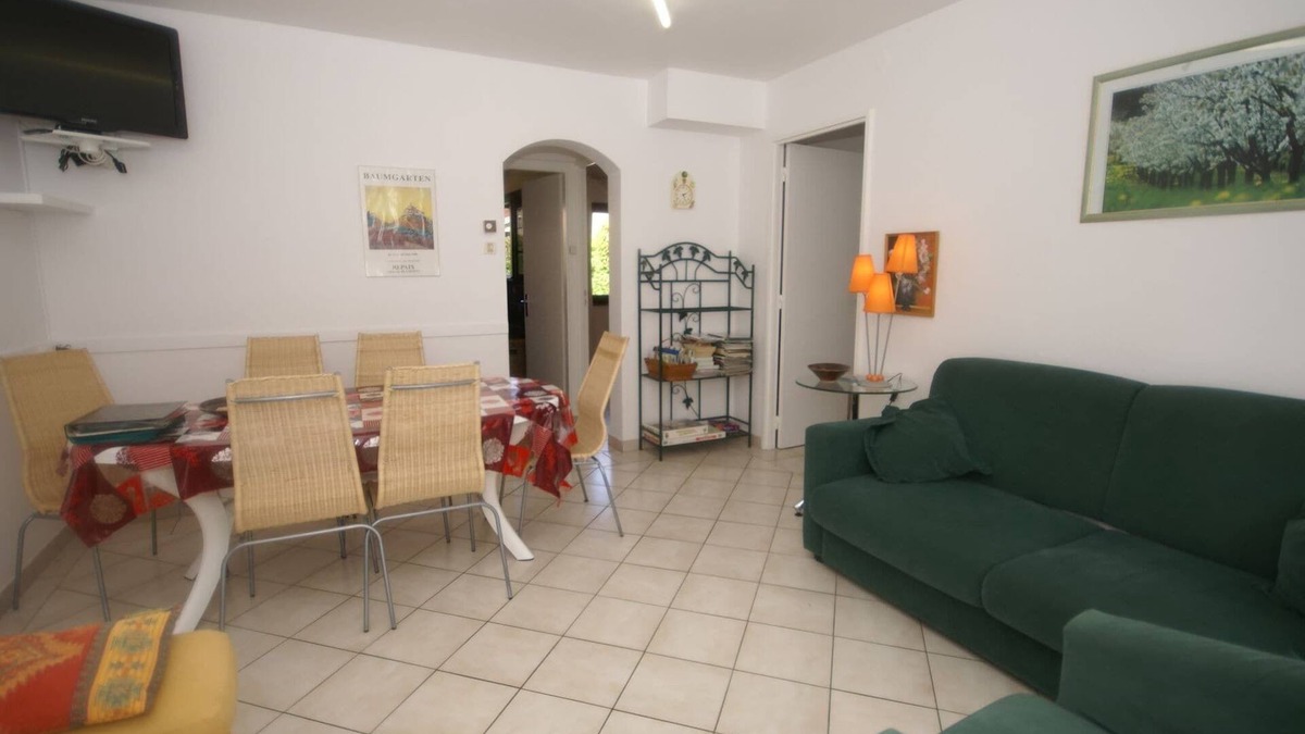 Vic-sur-Seille House | Holiday home in Vic-sur-Seille near the forest