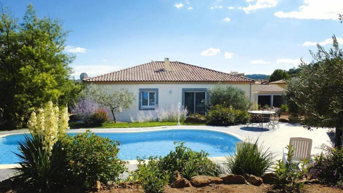 Gabian House | Holiday Home in Gabian near Vineyards