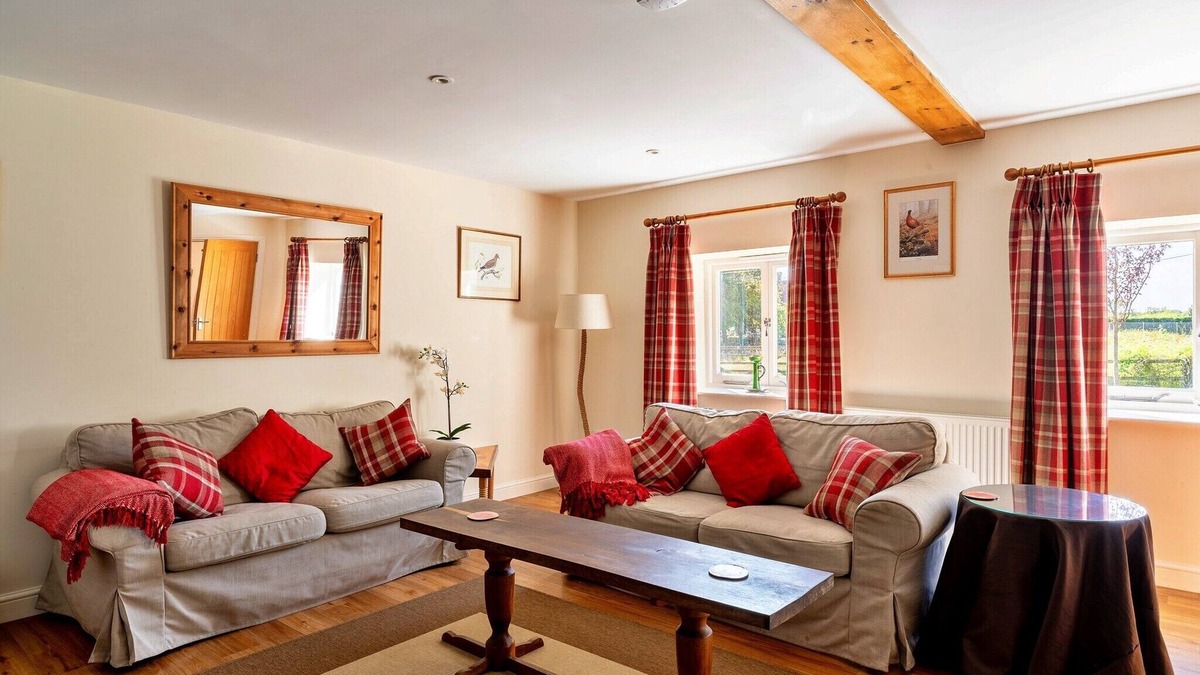 Freefolk Cottage | Holiday Home in Andover near New Forest Park