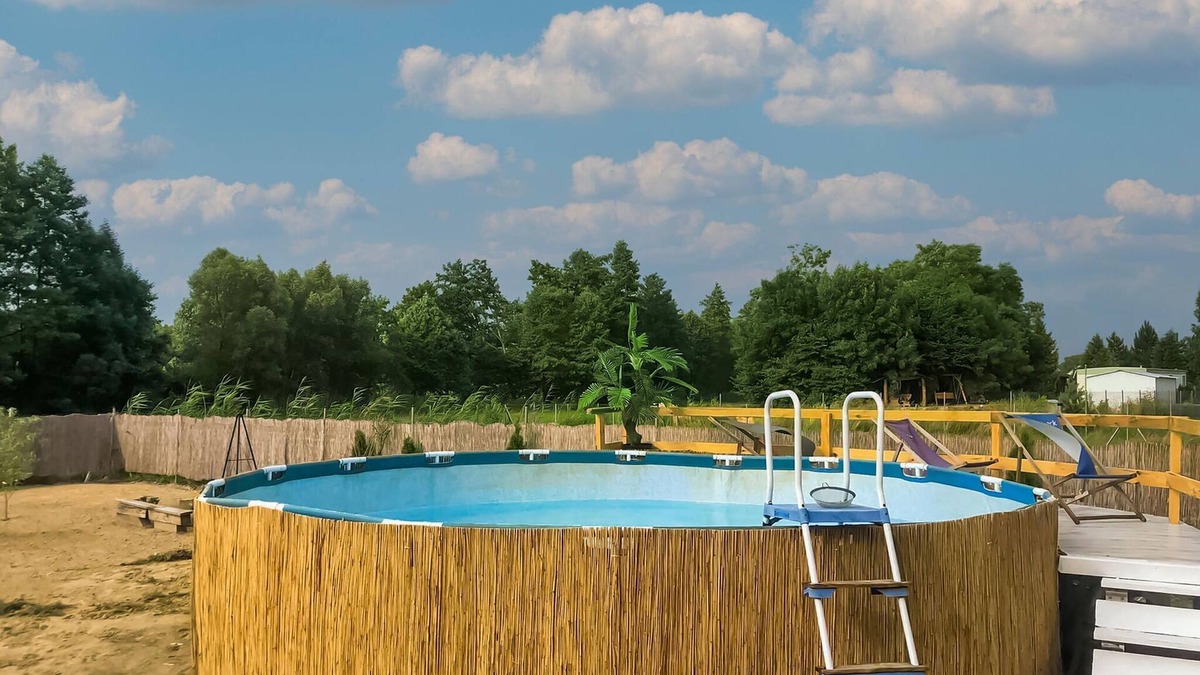 gmina Byton House | Holiday Home in Głuszyn with Private Pool