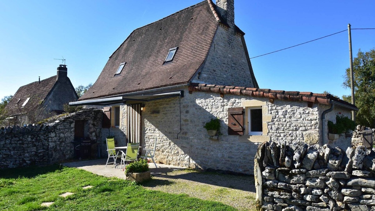 Gramat House | Holiday Home in Gramat with Private Pool