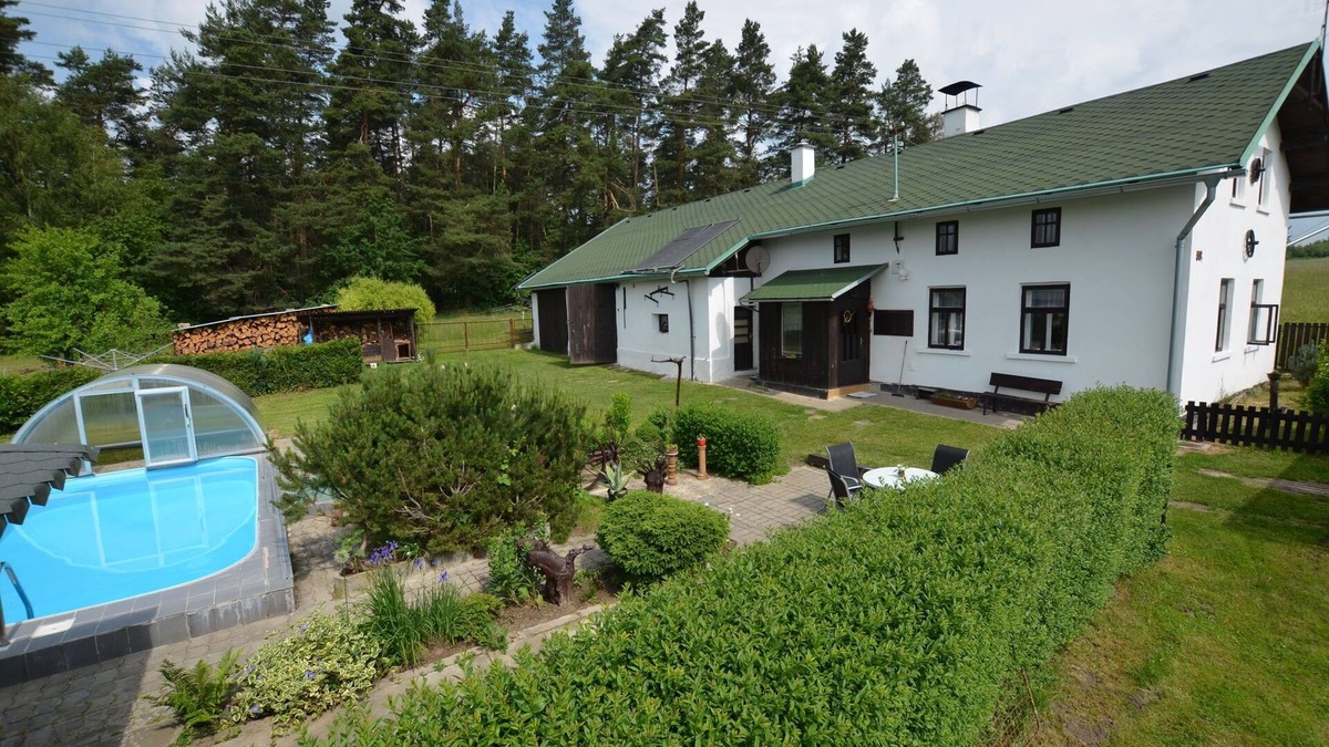 Hlavice House | Holiday Home in Hlavice near Trosky Ruins