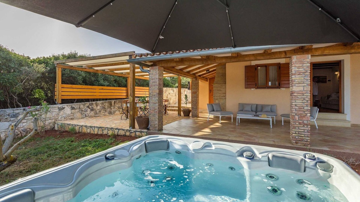 Pomer House | Holiday home in Pjescana Uvala near beach