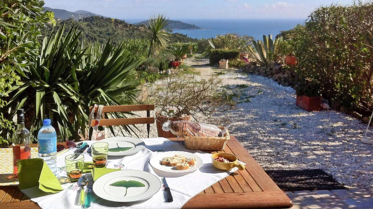 Le Lavandou House | Holiday Home in Le Lavandou with Sea View