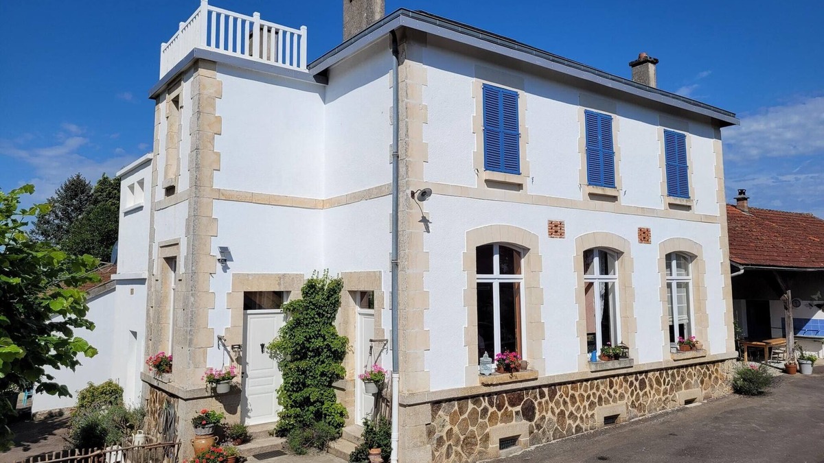 Neuvic-Entier House | Holiday Home in Limousin near Forest