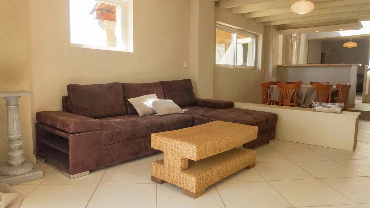 Loupia House | Holiday Home in Loupia with Private Pool