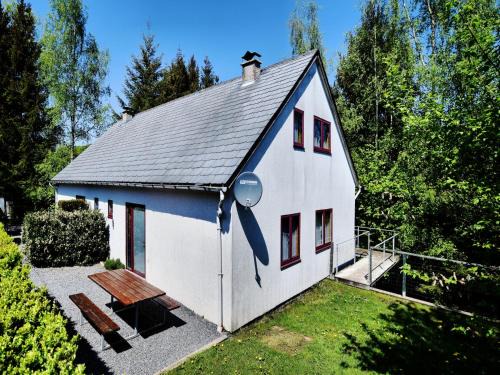 Masbourg House | Holiday Home in Masbourg with Sauna