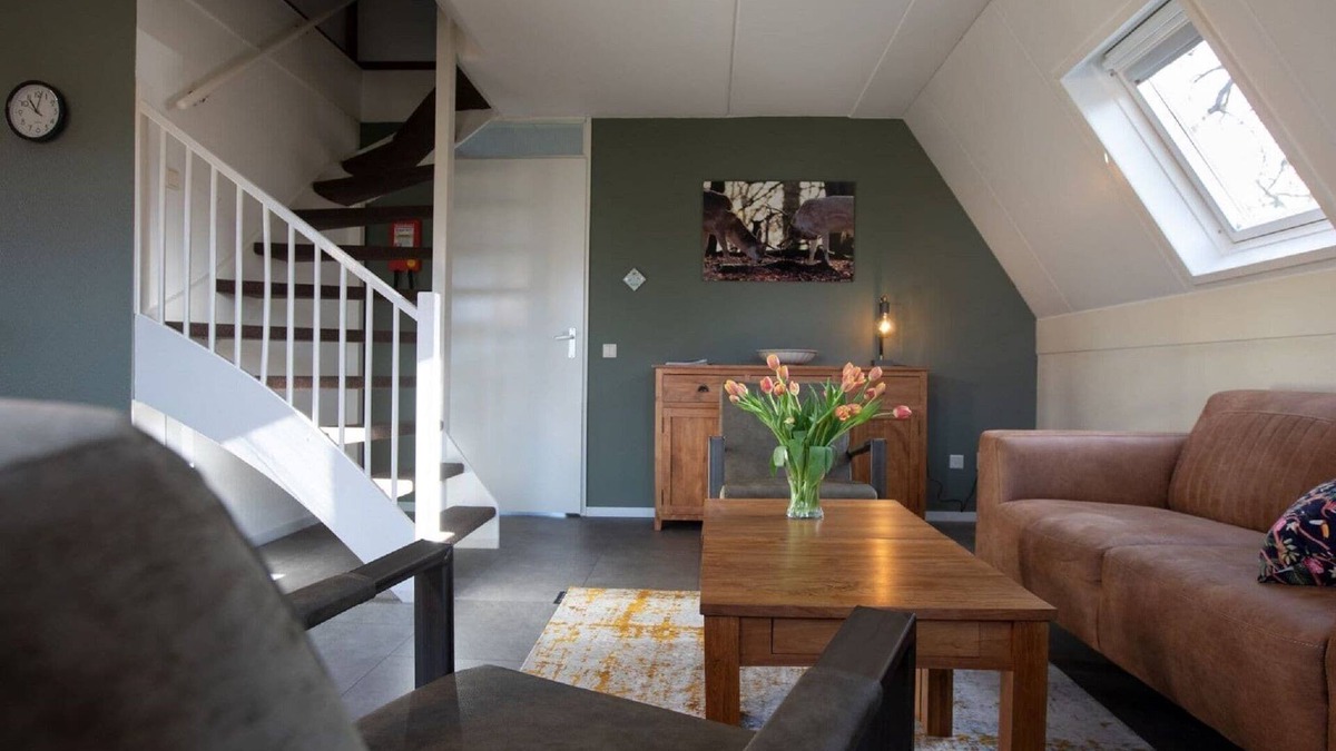 Plasmolen House | Holiday Home in Meeussen with Private Garden