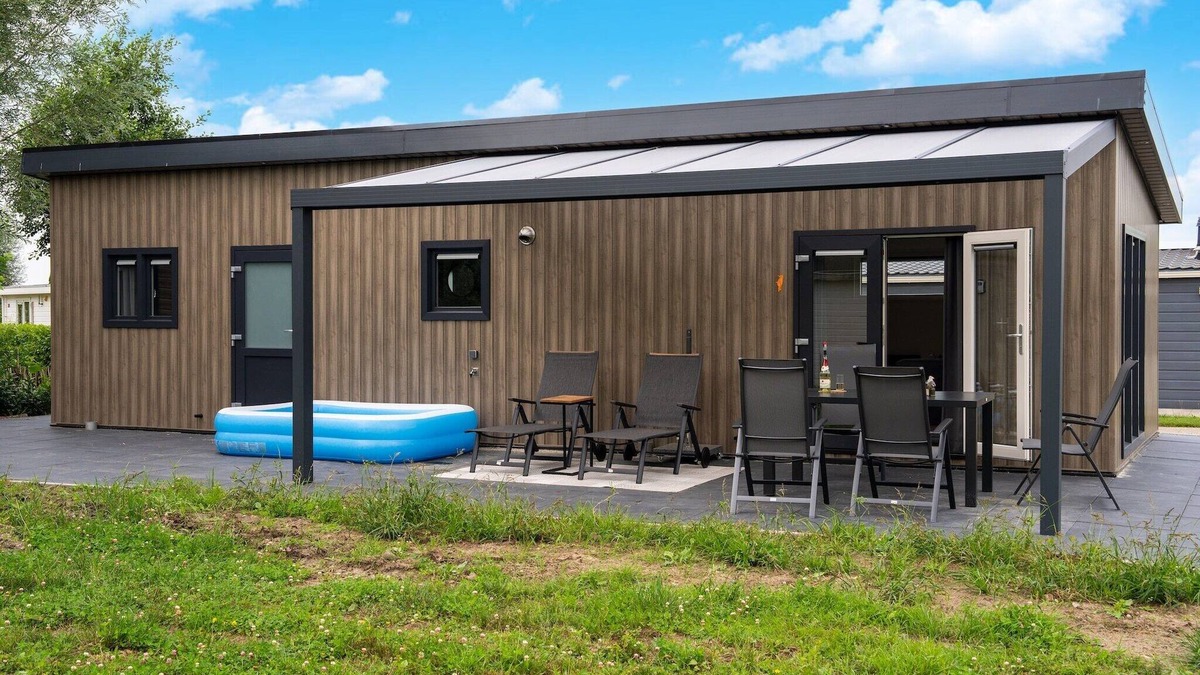Molenschot House | Holiday Home in Molenschot near Nature Reserves