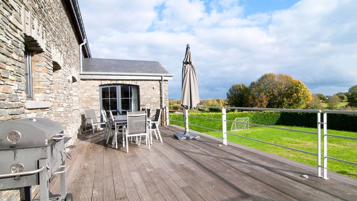 Nafraiture House | Holiday Home in Nafraiture near Forest