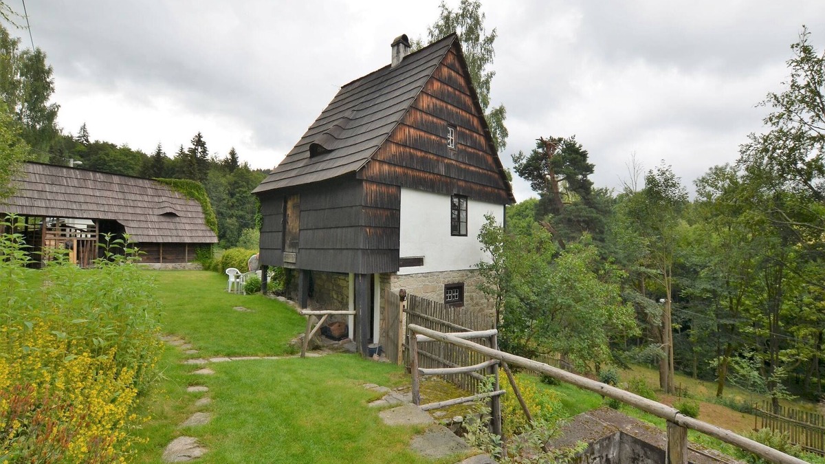 Nejdek House | Holiday Home in Nejdek in West-Bohemia with garden