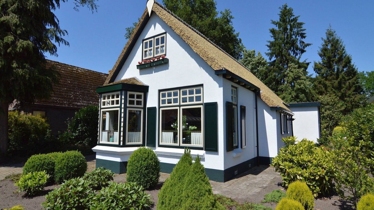 Nijeberkoop House | Holiday Home in Nijeberkoop near Nature