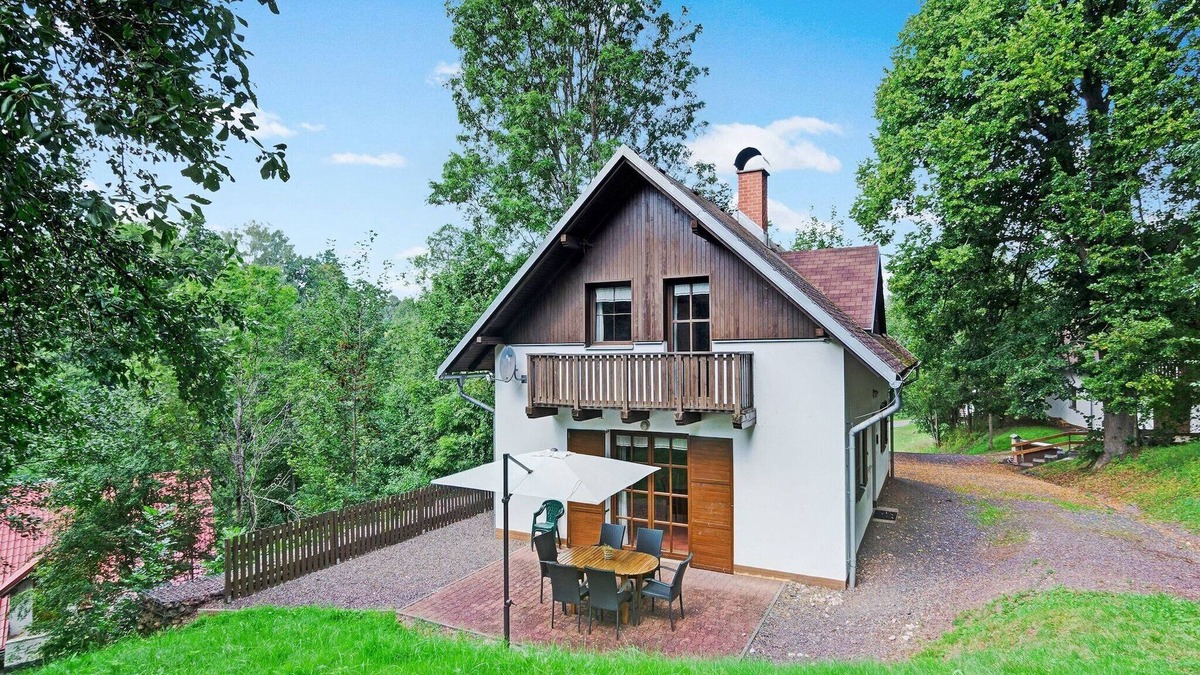 Rudnik u Vrchlabi House | Holiday Home in Rudník with private garden