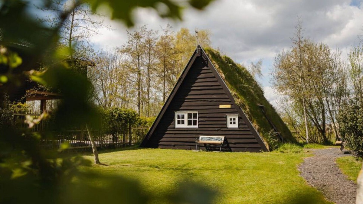 Ruinerwold House | Holiday Home in Ruinerwold with Garden