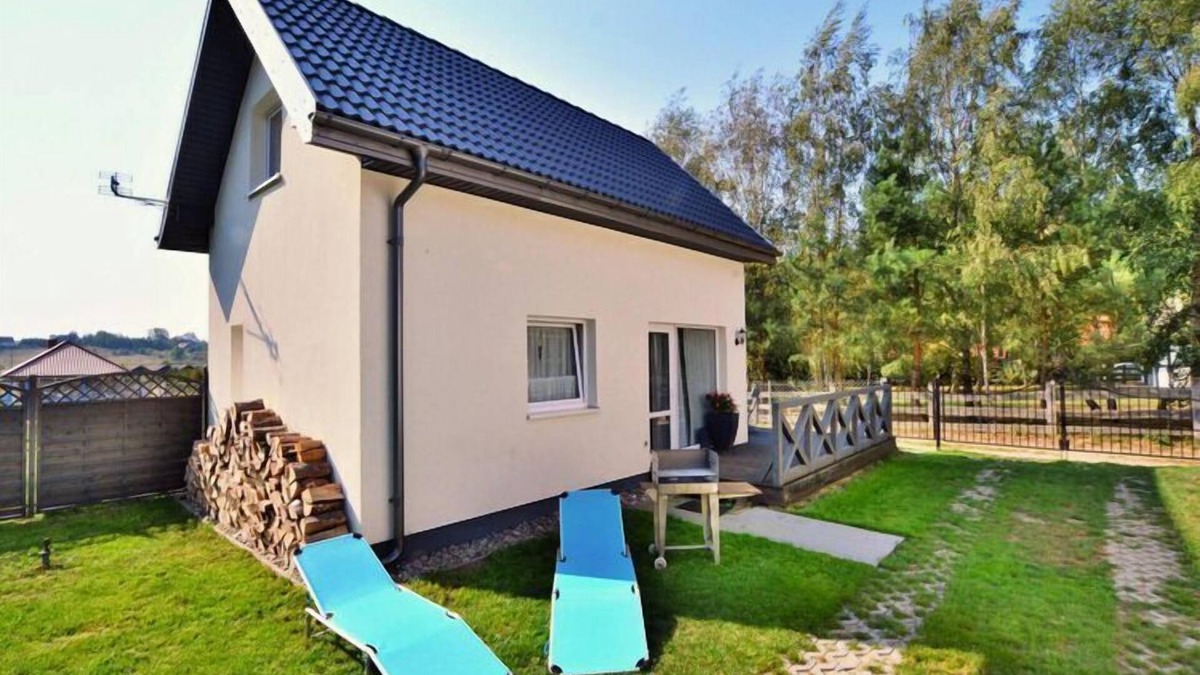 Rusinowo House | Holiday Home in Rusinowo near Quiet Beach