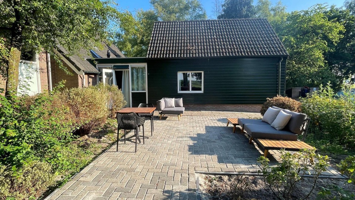 Schoonloo House | Holiday home in Schoonloo with balcony/terrace