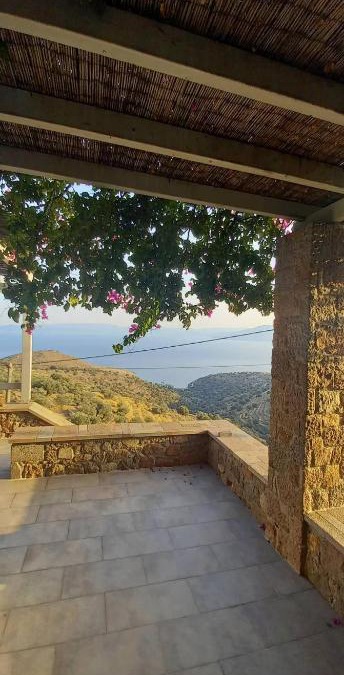 Kontos Apartment | Holiday Home in Sfendouri, Aegina