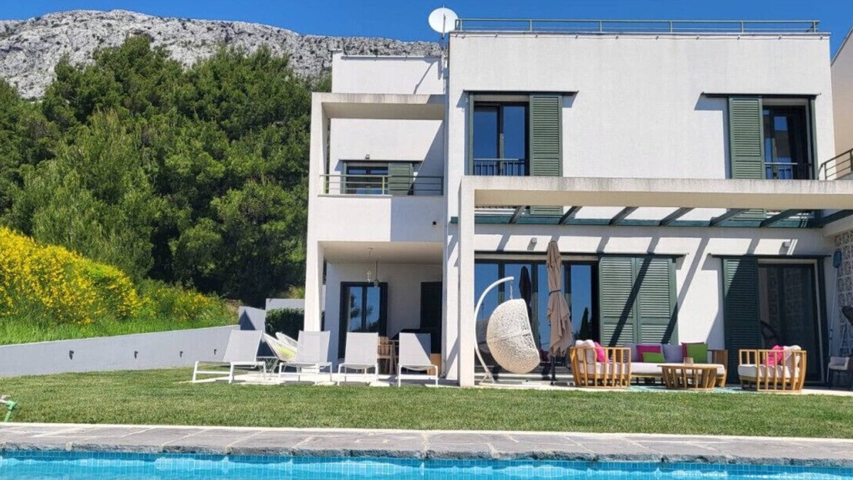 Solin House | Holiday Home in Split with Seaview, Terrace, Air condition, WIFI (4937-1)