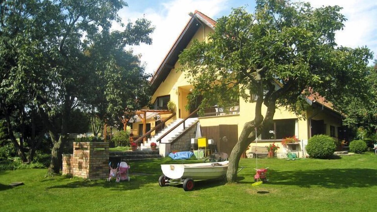 gmina Wolin Apartment | Holiday Home in Sulomino with Private Beach