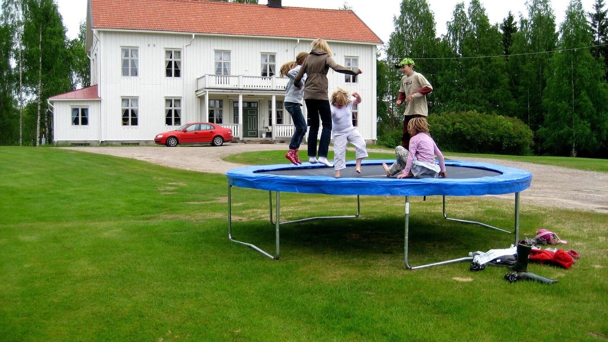 Letafors House | Holiday Home in Sysslebäck near Lake Letten