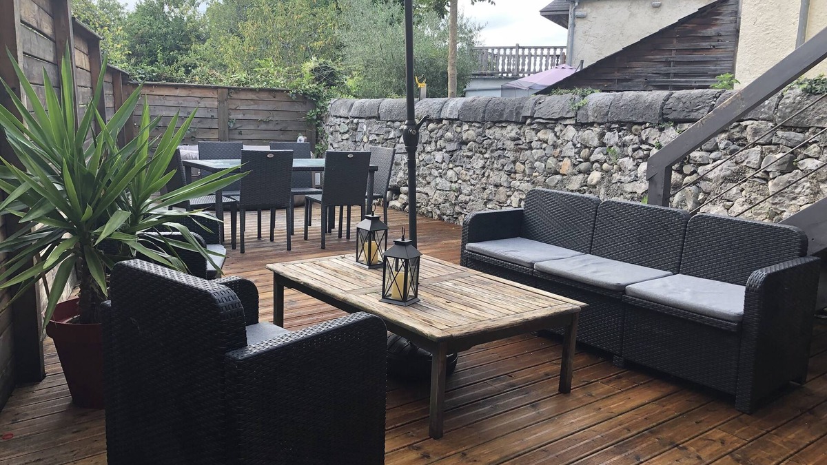 Louvie Juzon House | Holiday home in the mountains, private terrace not overlooked, fully equipped!