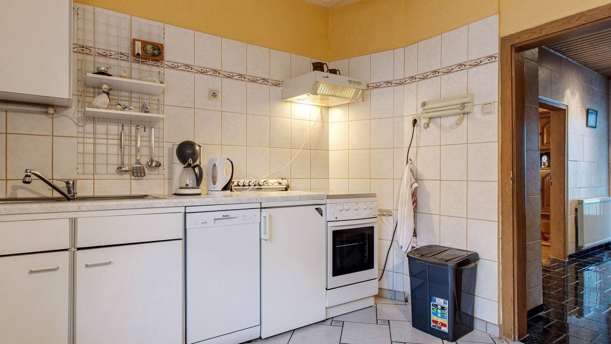 Gleichamberg House | Holiday home in Thuringia with private terrace, use of a garden and pool