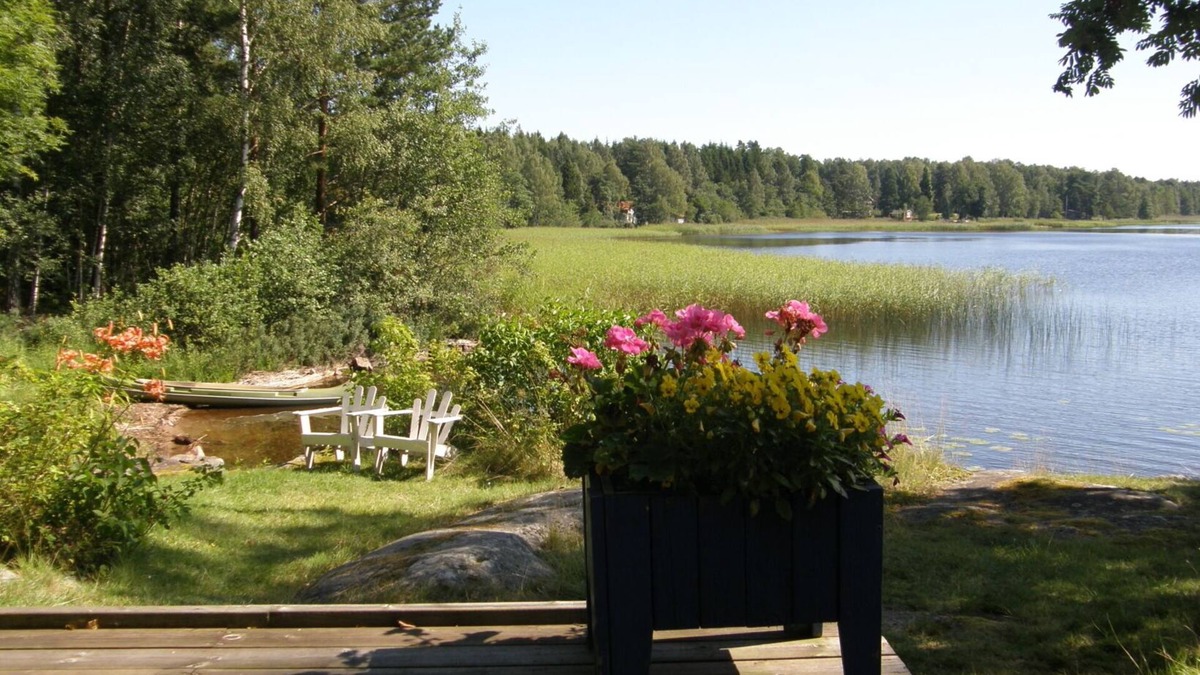 Saffle Municipality House | Holiday home in Värmland by the lake