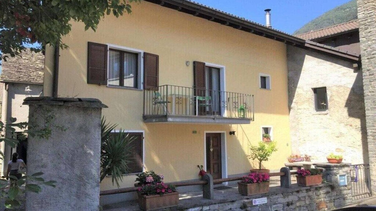 Terre di Pedemonte House | Holiday home in Verscio with swimming pool