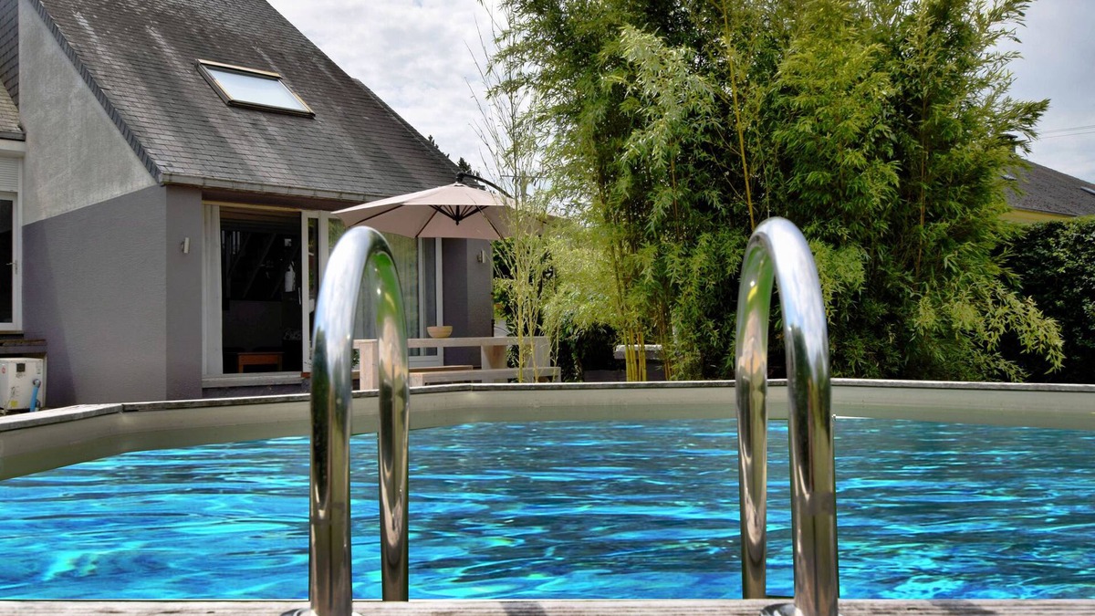 Saint-Mard House | Holiday Home in Virton with swimming pool