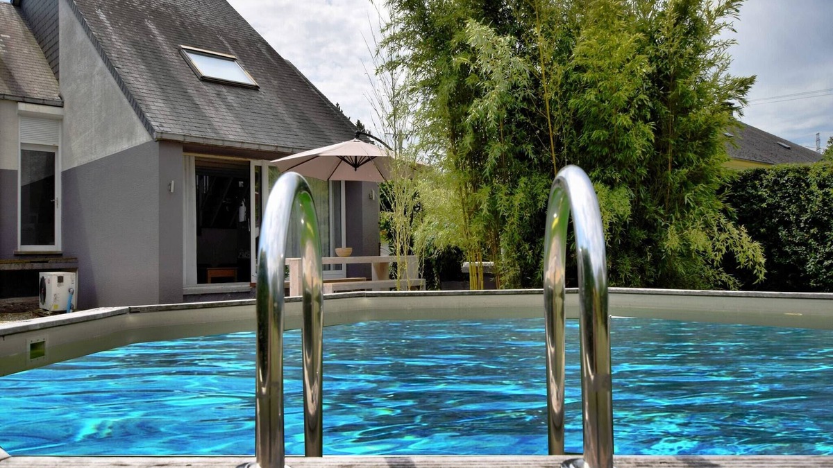 Saint-Mard House | Holiday Home in Virton with swimming pool
