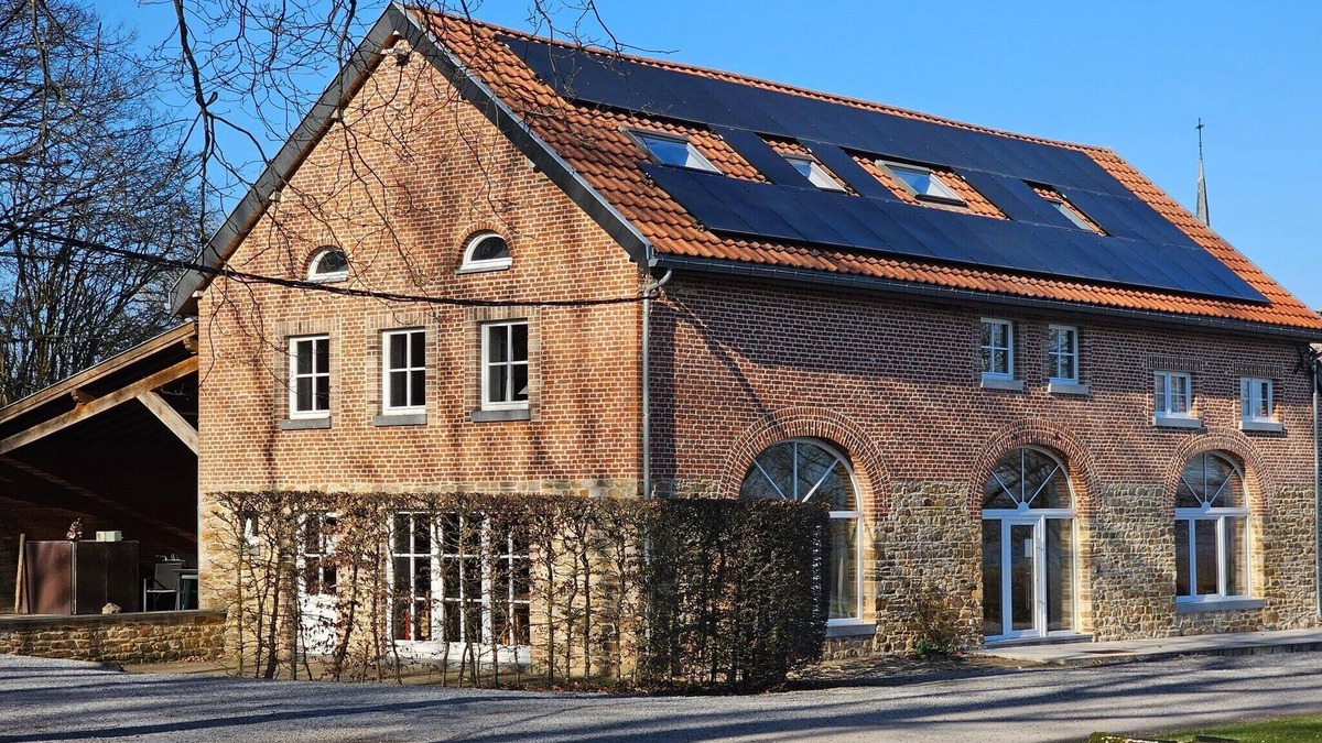 Pepinster House | Holiday Home in Wallonie with Terrace