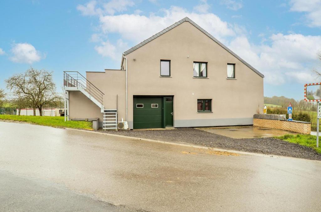 Treignes House | Holiday home in Wallonie with garden
