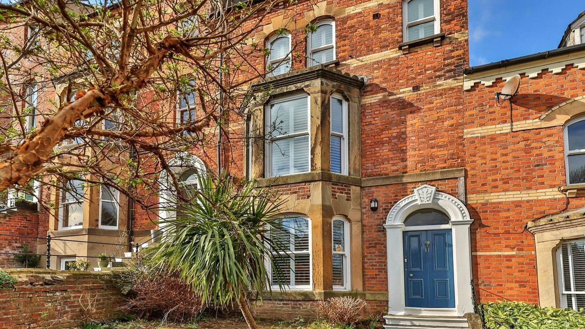 Whitby House | Holiday Home in Whitby near Beaches & Moors