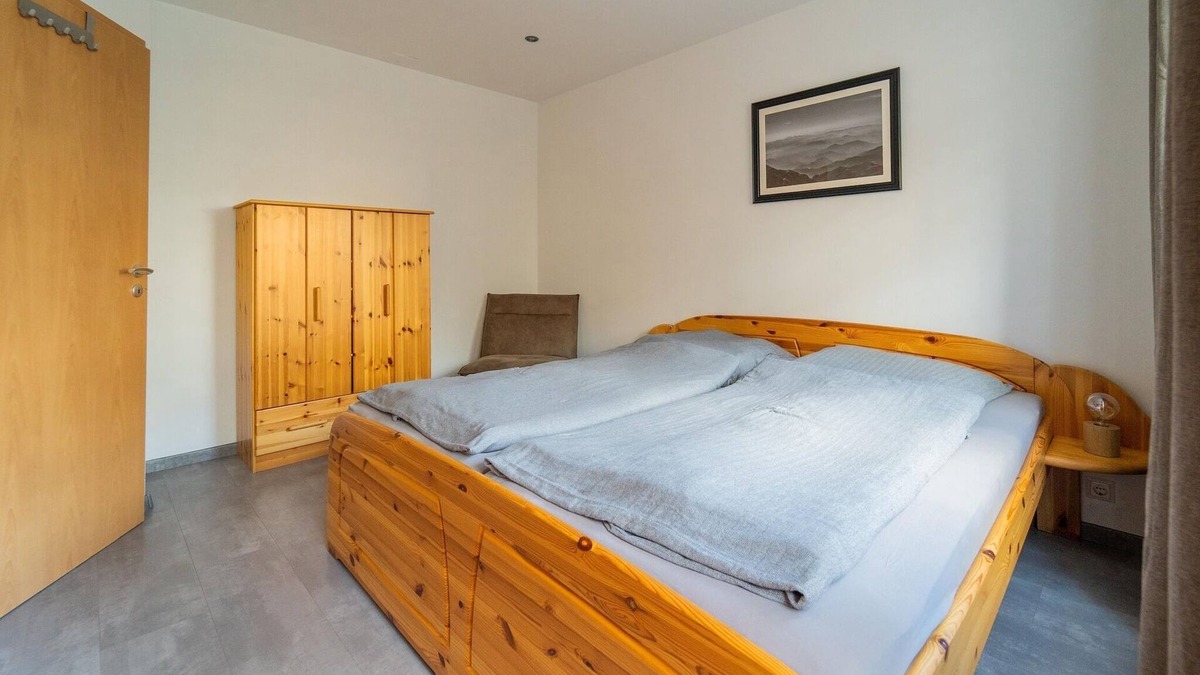 Zella-Mehlis Apartment | Holiday Home in Zella-Mehlis near Rennsteig