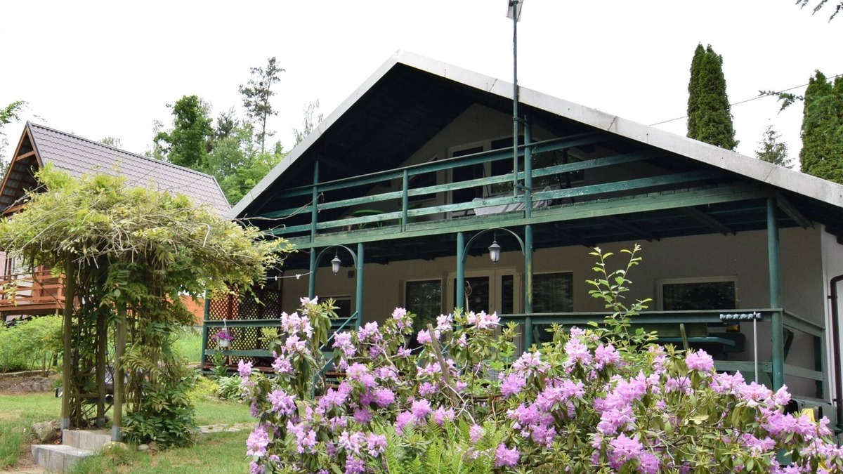 Suleczyno House | Holiday Home in Zakowo near Lake
