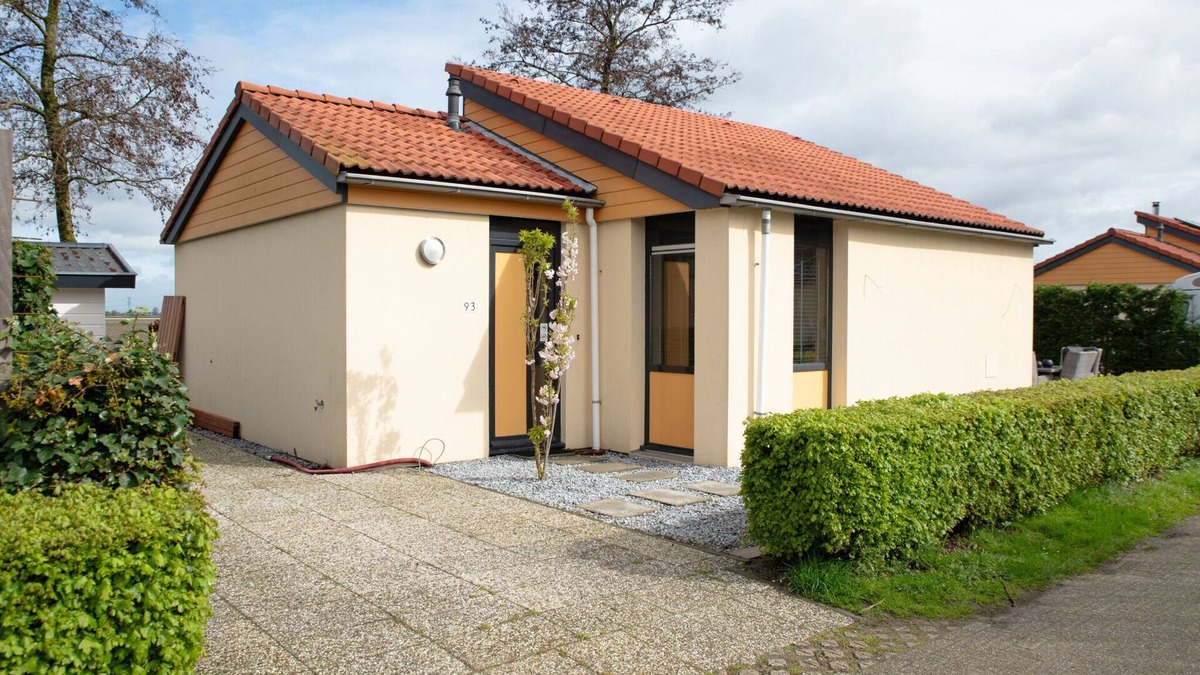 Zevenhuizen House | Holiday Home in Zevenhuizen with Sauna