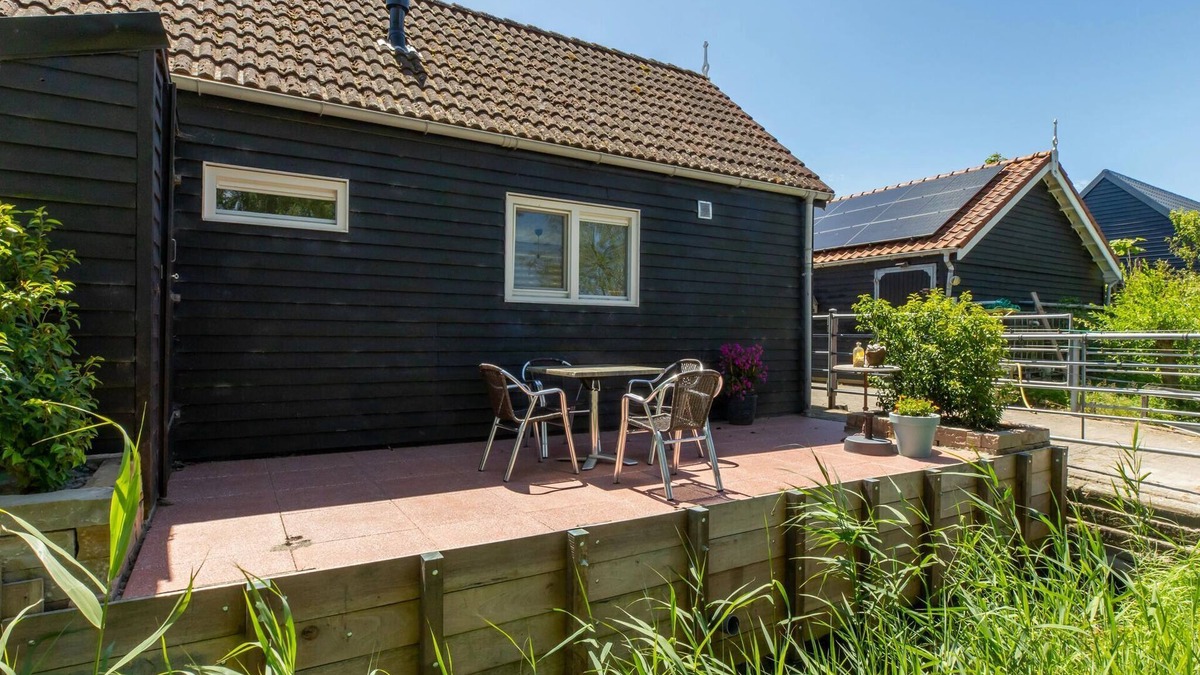 Zonnemaire Apartment | Holiday Home in Zeeland with Romantic Terrace