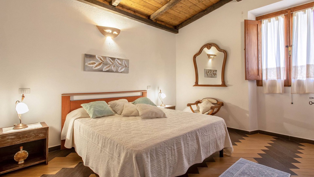 Viddalba House | Holiday Home 'Irene' with Mountain View, Private Terrace and Air Conditioning