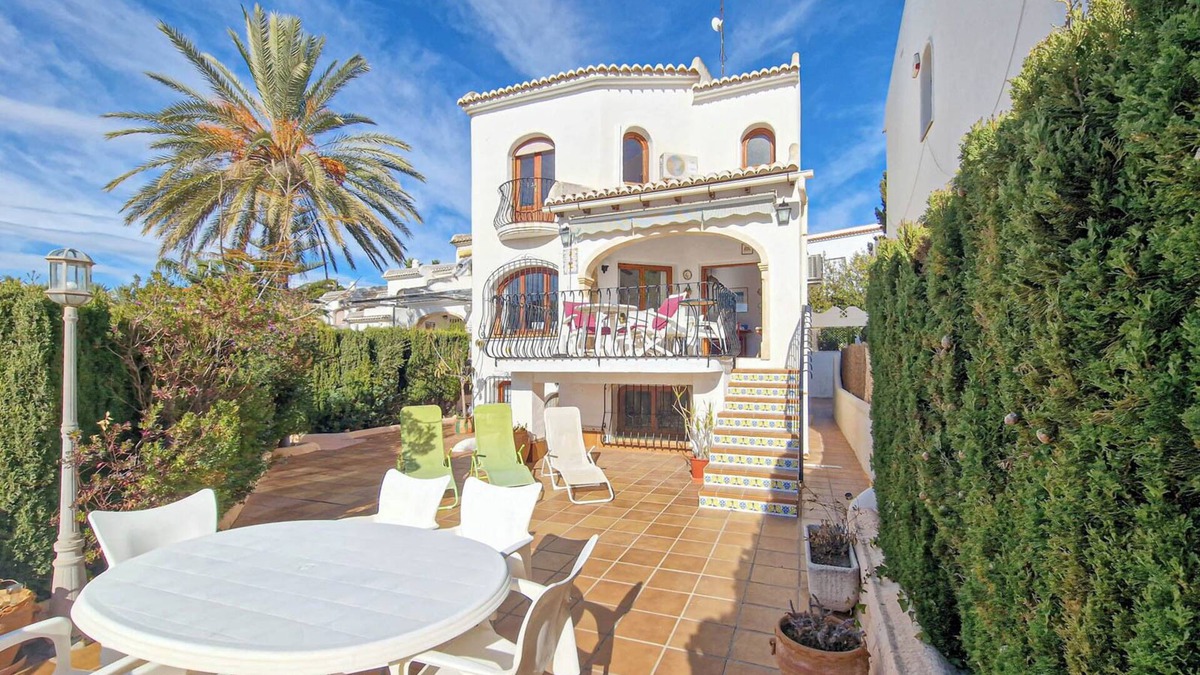 Moraira House | Holiday Home 'Isabel' with Sea View, Wi-Fi and Air Conditioning