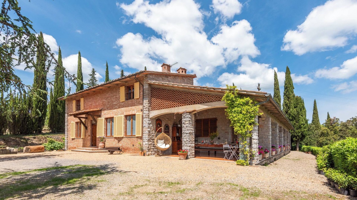 Vertine Villa | Holiday Home 'Vertine Countryside' with Private Terrace, Wi-Fi and Air Conditioning
