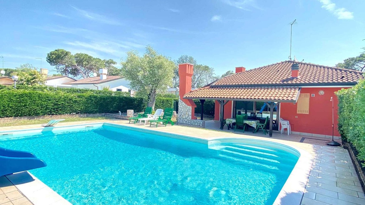 Isola Albarella House | Holiday home Single villa with swimming pool