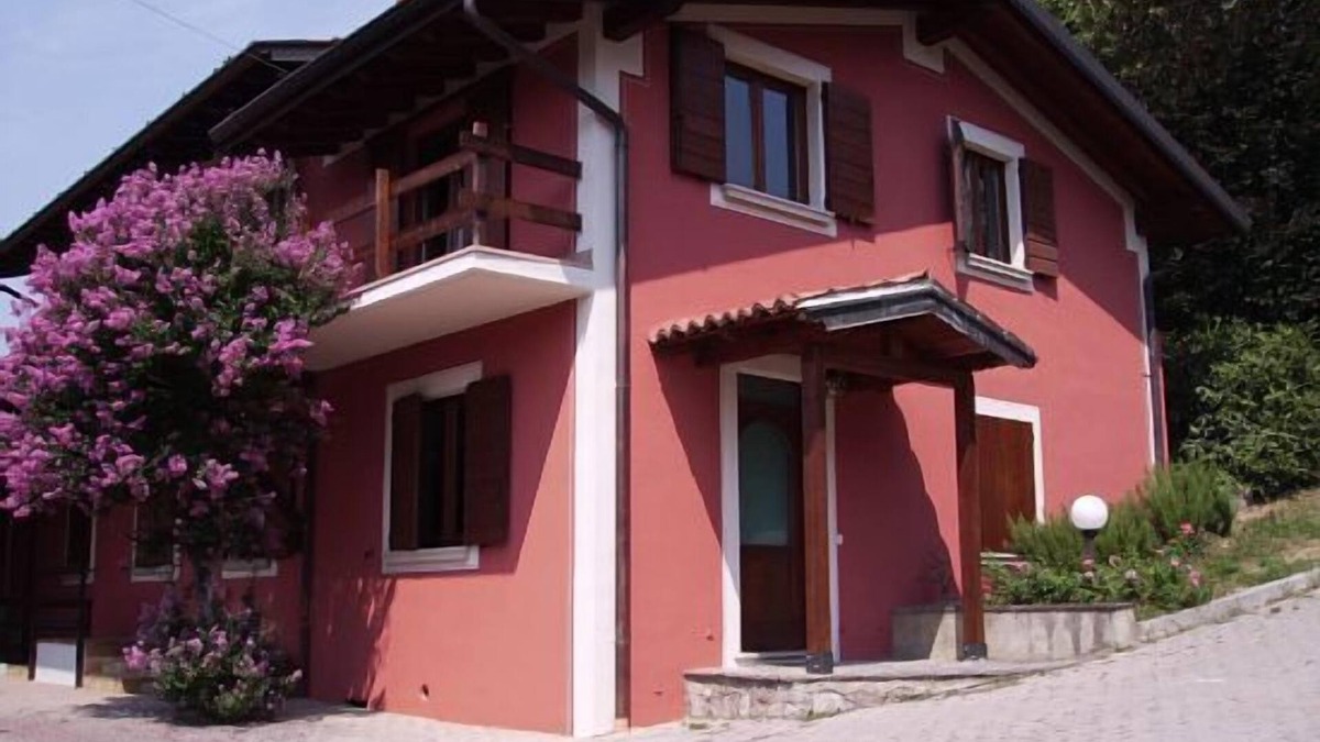 Monticelli Brusati Cottage | HOLIDAY HOME THE ARNIA WIFI LAKE D (apartment) OFFER